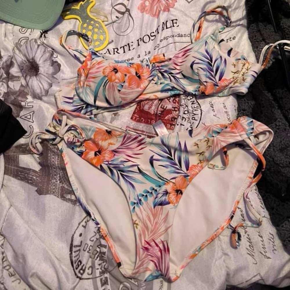 Beach vibes bikini